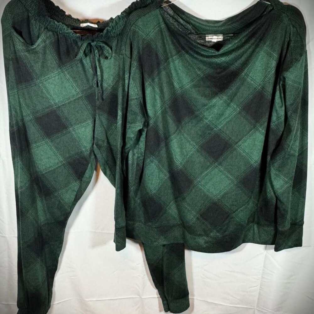 Maurice's Large Plaid Drape Neck Long sleeve with matching pants